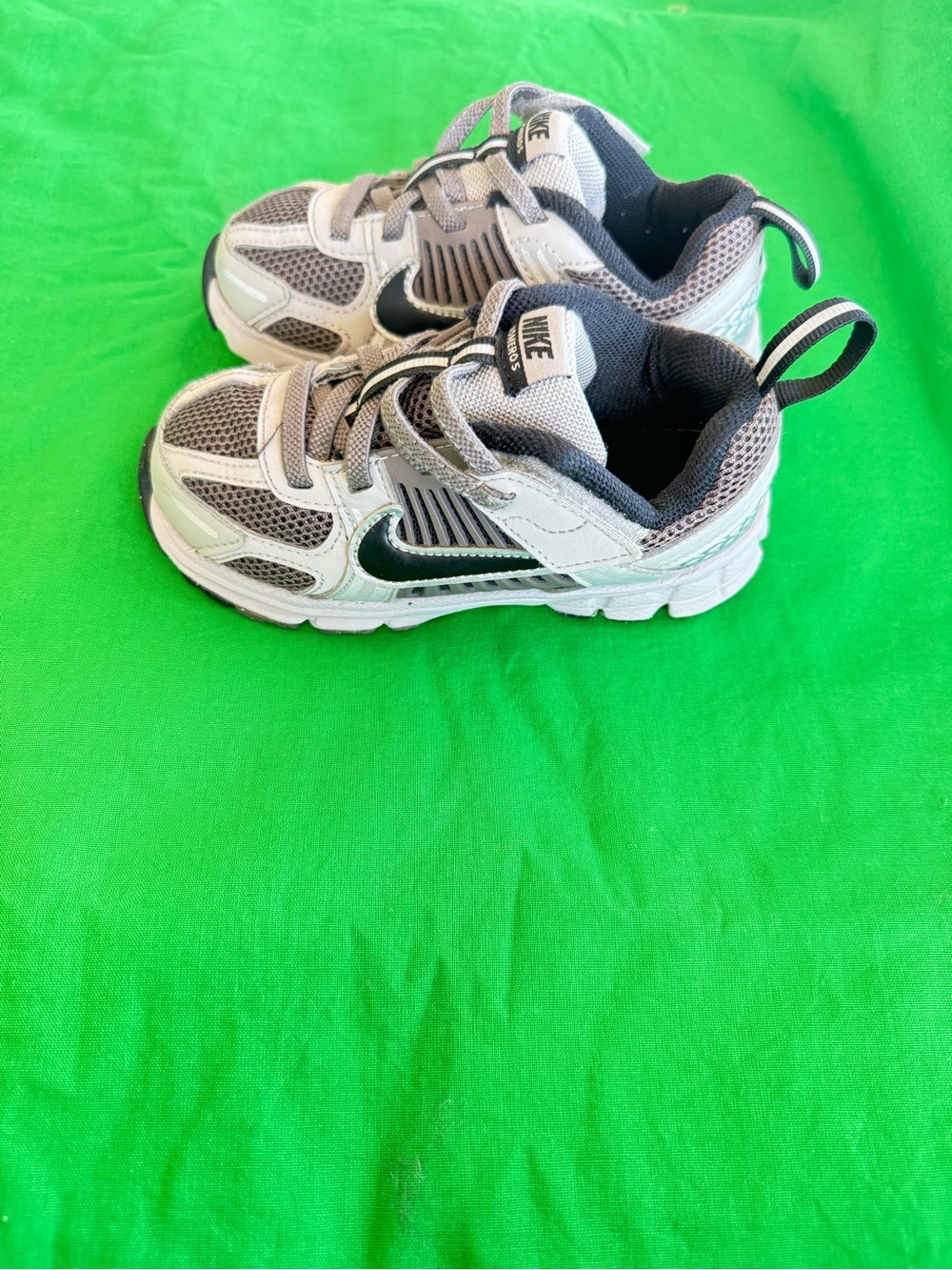 “SIZE 9C” BOYS Nike Vomero